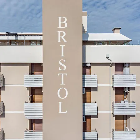Condominio Bristol 221 公寓